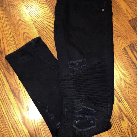 H&M Black Distressed Jeans - Picture 3 of 4